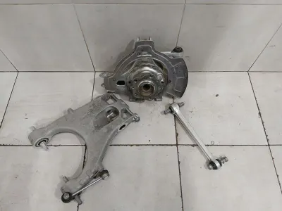Ferrari GTC4 Lusso F151M labā aizmugurējā rumba 294851 Riteņa gultņa korpuss aizmugurē labajā pusē -