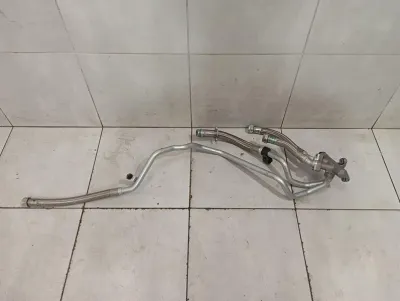 Tuyau de refroidissement d&#39;huile Ferrari GTC4 Lusso F151m 304797 tuyau de conduite d&#39;huile-