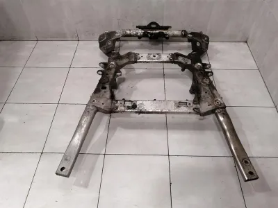 Land Rover Range Rover Sport L494 Belka pomocnicza przednia LR038759 Wspornik przedniej osi -