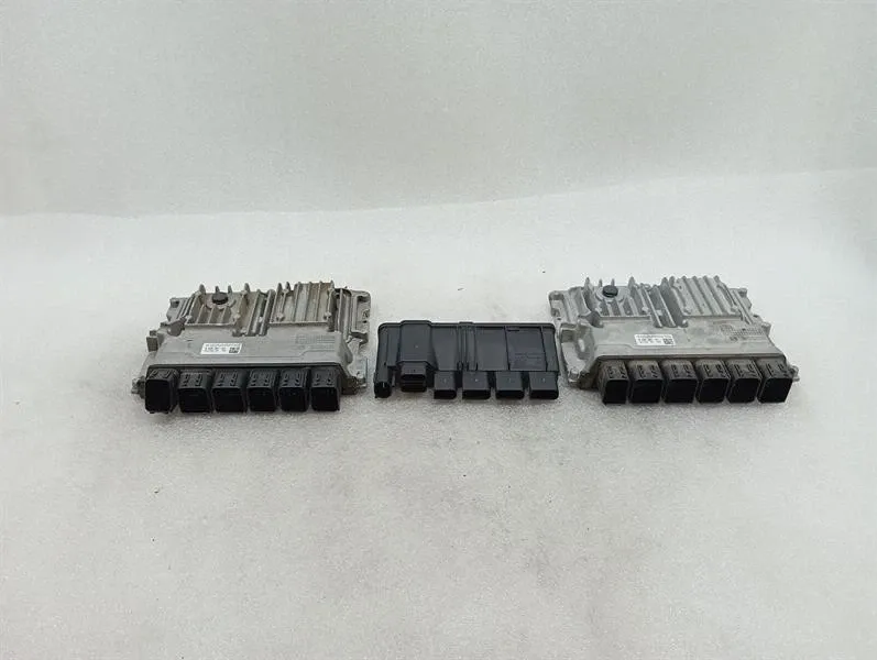 BMW 5 (G30 / G31) BMW 5 F90 G30 M5 Engine ECU 9494381 Engine Control Unit S63 Set of 2 Set DME Body type: Saloon
Fuel: Petrol