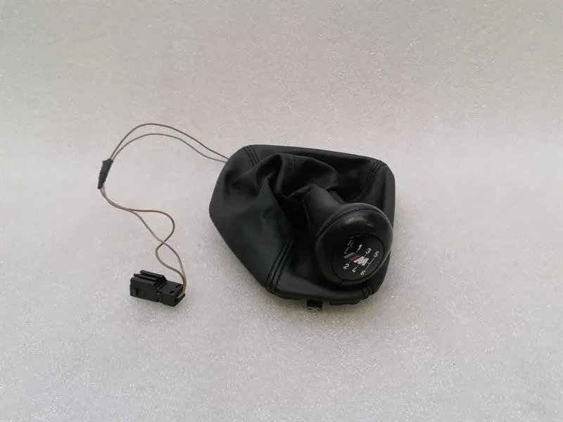 BMW 5 (E39) BMW M5 E39 Gear knob 25112282400 Gear Knob Illuminated M5 OEM Body type: Saloon
Fuel: Petrol