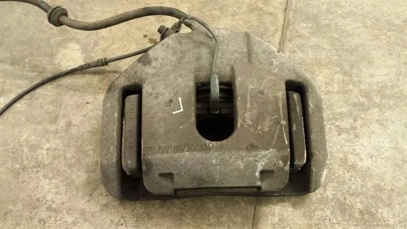 BMW 5 (E60 / E61) BMW M5 Series E60 Left Front Caliper 34116768067 Brake Caliper Front Left Body type: Unknown
Fuel: Diesel