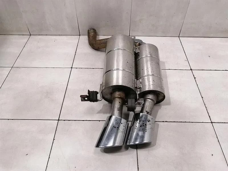 BMW 5 (E60 / E61) BMW 5 M5 V10 E60 exhaust silencer Kelleners exhaust silencer Eisenmann - Body type: Saloon
Fuel: Petrol