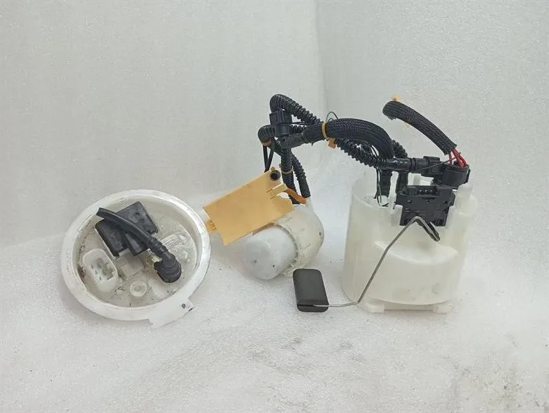 BMW 5 (G30 / G31) BMW 5 Series F90 G30 M5 Fuel Pump Electric 7856997 Fuel Pump - Body type: Saloon
Fuel: Petrol
