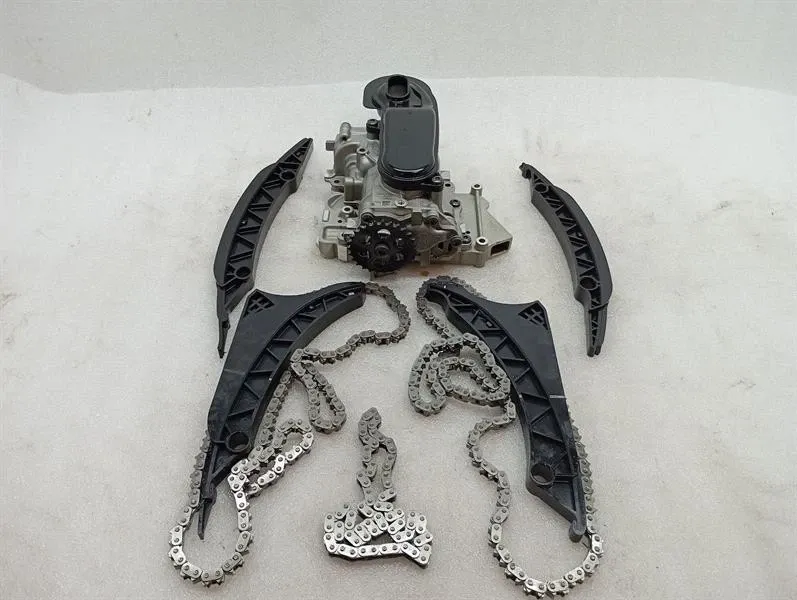 BMW 5 (G30 / G31) BMW 5 Series F90 G30 M5 Oil Pump 785226202 Oil Pump Additional Oil Pump Body type: Saloon
Fuel: Petrol