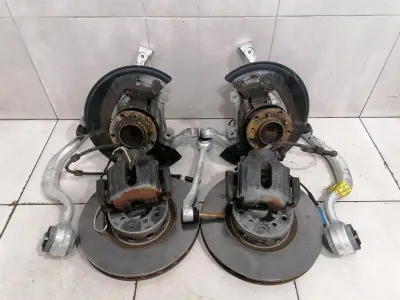 BMW M5 V8 E39 Vorderradnabensatz 31211096495 Bremsensatz Radlagergehäuse vorne SET -