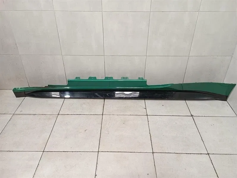 BMW 4 (G22 / G23 / G26)  BMW 4 G83 M4 side skirt 51778084239 left side sills M G83 convertible defect-