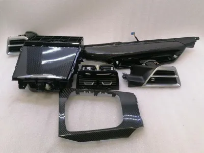 BMW 4 G83 M4 FANÉR 51459633605 LCI KOLFILM HÖGERSTYRNINGSSATS AU JPN UK MUGGHÅLLARE OEM