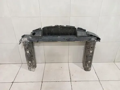 Предна броня за Chevrolet Corvette C7 84160849 - ДЕФЕКТНА НОСАЧКА НА ПРЕДНАТА БРОНЯ