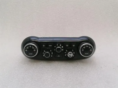 Ferrari 458 F142 Climate 83830500 Pièces de rechange défectueuses ou réparation Panneau de commande de climatisation A/C-