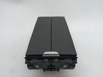 Ferrari GTC4 Lusso F151M Getränkehalter 88677100 - Getränkehalter aus perforiertem Leder -