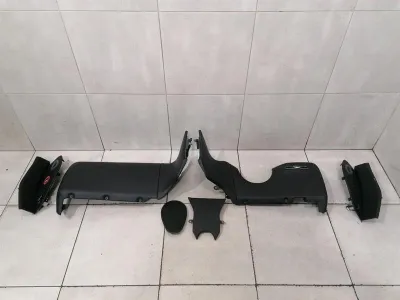 ASTON MARTIN DBS SUPERLEGGERA AM7 SKÓRZANA OKŁADKA DESKI ROZDZIELCZEJ KIEROWNICA PO PRAWEJ STRONIE