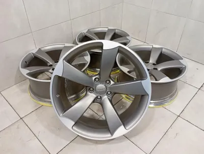 20 OEM РОТОР AUDI RS5 8T RS4 8K Алуминиева джанта 8T0601025BD 9J ET26-