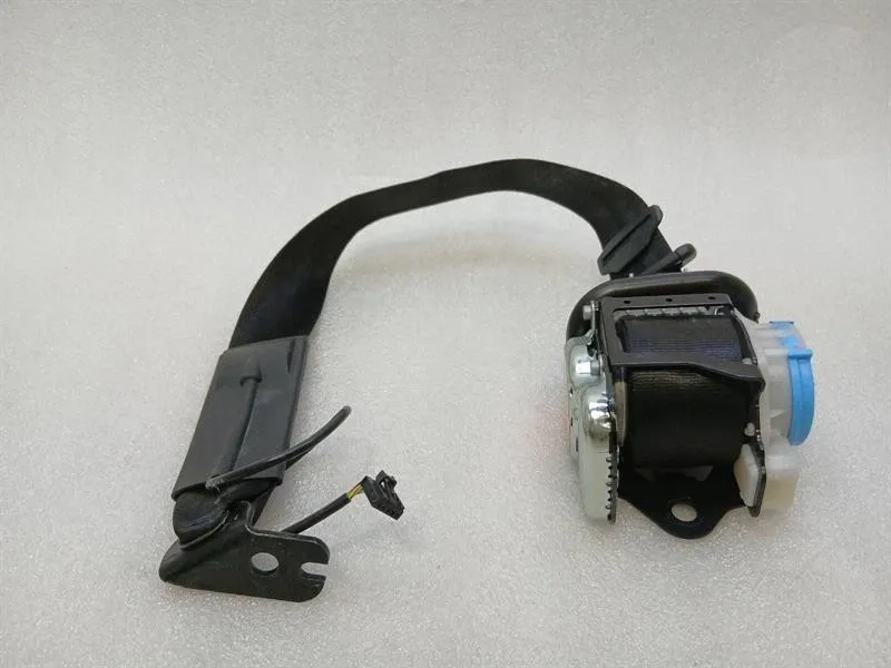 Audi R8 Audi R8 4S Performance front left seatbelt 4S8857705A seat belt belt front Body type: Coupe
Fuel: Petrol