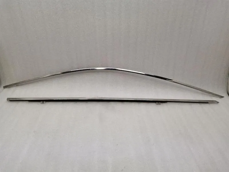 Bentley Continental GT, GTC, Flying Spur BENTLEY CONTINENTAL FLYING SPUR Body Molding Right 3W5837908G Right Bar - Body type: Saloon
Fuel: Petrol