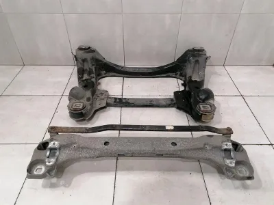 BENTLEY CONTINENTAL FLYING TRACK Belka pomocnicza przednia 3W0399313B Wspornik osi przedniej-