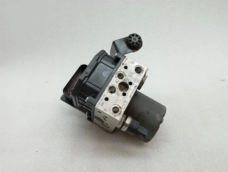 BMW 5 (E39) BMW 5 Series E39 A.B.S Pump 6753642 ABS Pump Hydraulic Block Body type: Saloon
Fuel: Petrol
