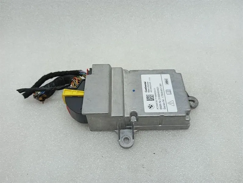 BMW 5 (G30 / G31) BMW 5 Series F90 G30 M5 Safety Module ECU 31699453401 Air Control Unit SRS Body type: Saloon
Fuel: Petrol