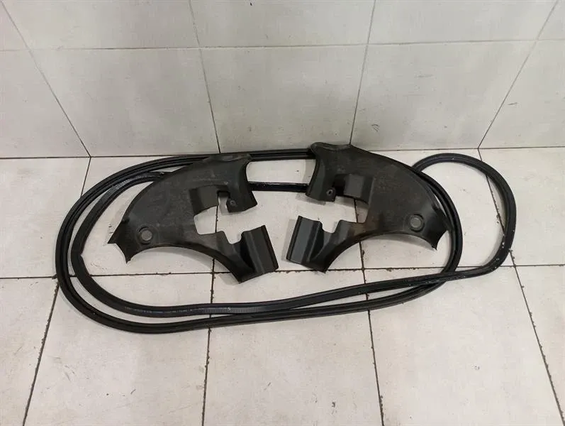 BMW 4 (G22 / G23 / G26)  BMW 4 G83 M4 Boot Seal 51177490633 Convertible Set Boot Seal Body type: Convertible
Fuel: Petrol