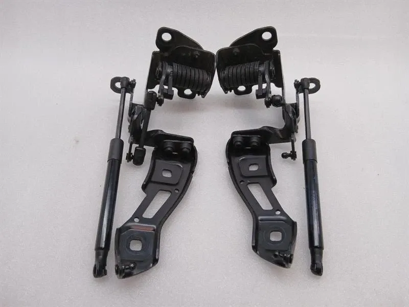 BMW 4 (G22 / G23 / G26)  BMW 4 G83 M4 boot hinge 51248495767 tailgate hinge Body type: Convertible
Fuel: Petrol