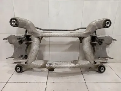 BMW M5 E39 Hilfsrahmen Hinten 33312229531 Achsrahmen Hinterachse M5 E39 OEM S62-