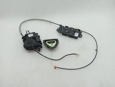 BMW Seria 5 F90 G30 M5 Zamek bagażnika 738356108 Zamek klapy tylnej