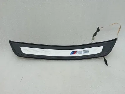 Накладка на порог двери BMW 5 серии F90 G30 M5 8061072, светодиодная накладка на порог двери, задняя правая