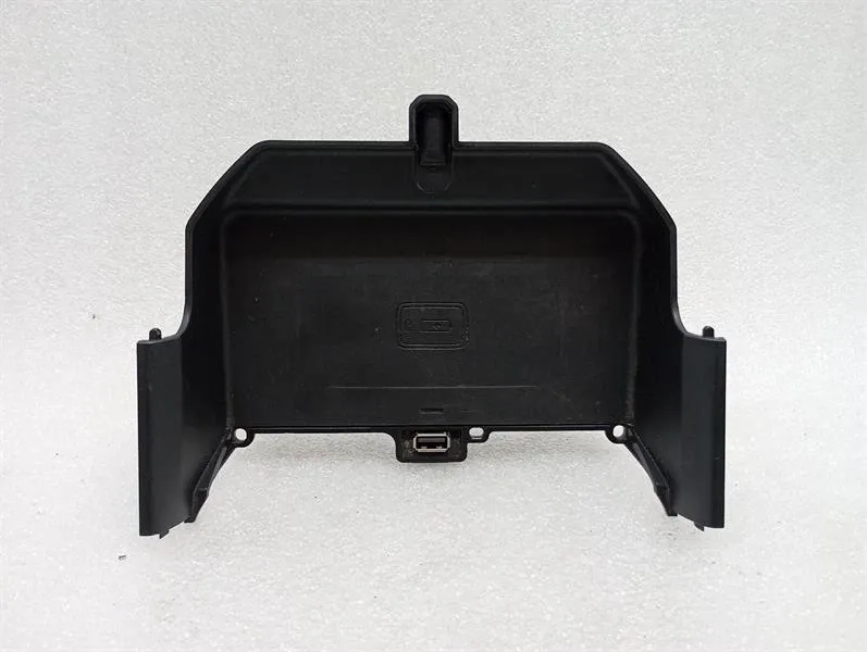 BMW 5 (G30 / G31) BMW 5 Series F90 G30 M5 Electronic Module 2727443 ECU PHONE CHARGER Body type: Saloon
Fuel: Petrol