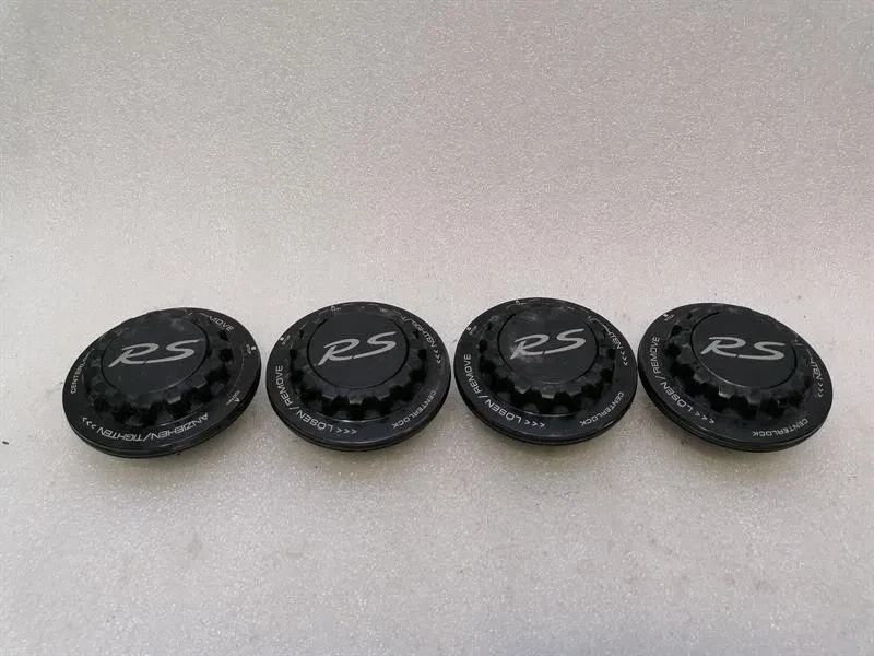 Porsche 911 (991) Porsche 911 991 Centre Lock Set 99136130700 Centre Lock 99136108190 Set- Body type: Convertible
Fuel: Petrol