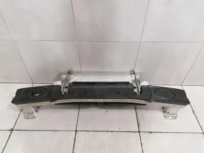 Porsche 911 992 Belka tylnego zderzaka 992807235B Uchwyt tylnego zderzaka-