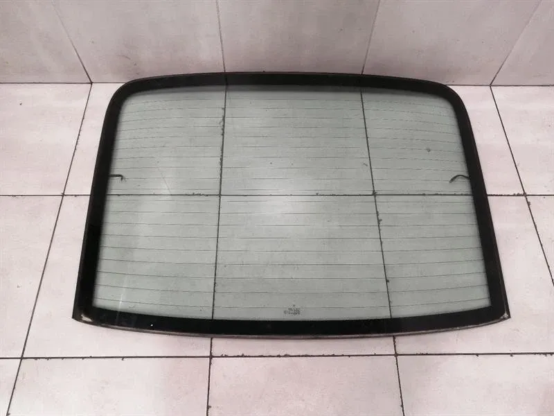 Porsche 911 (996) Porsche 911 996 Rear Screen 99654590103 Rear Window - Body type: Coupe
Fuel: Petrol
