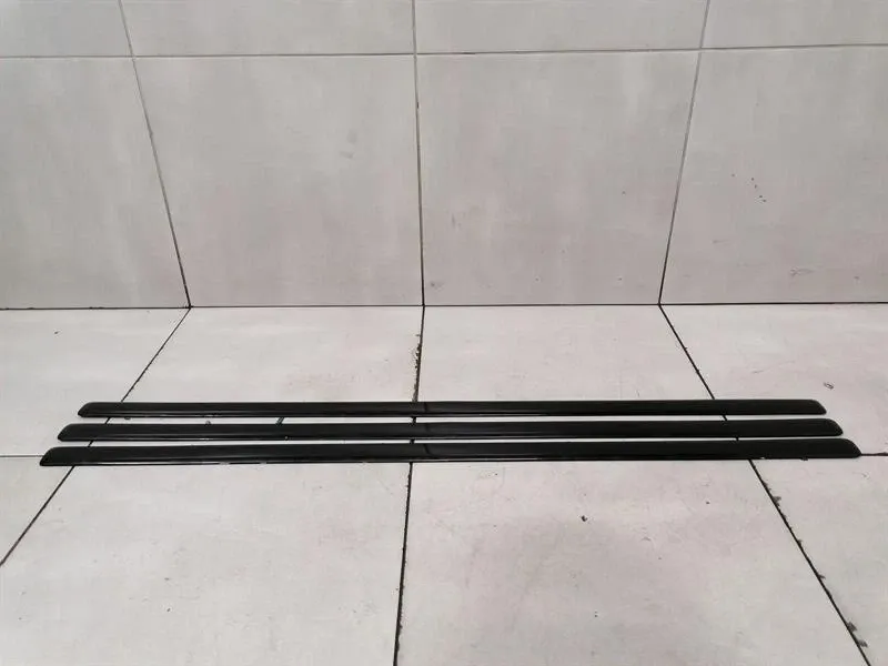 Porsche Cayenne Porsche Cayenne 958 92A Roof Rails Set 95855946500 Roof Rails Set 7P5861465- Body type: SUV
Fuel: Petrol
