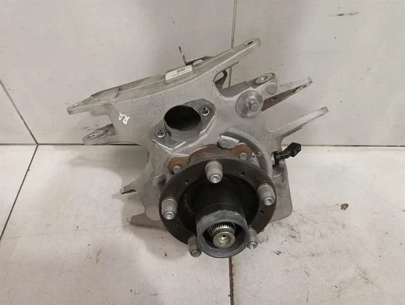 Porsche 911 (991) Porsche 911 991 GT3RS Mk1 Right Rear Hub 99133161281 Wheel Bearing Housing Rear Re - Body type: Coupe
Fuel: Petrol