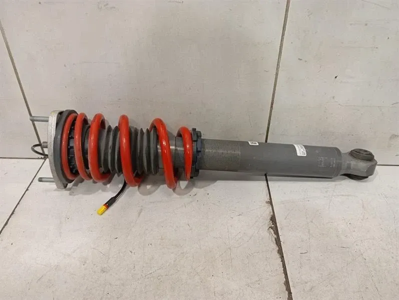Porsche 911 (991) Porsche 911 991 GT3RS Mk1 Shock Absorber Rear 99133305585 Rear Shock Absorber - Body type: Coupe
Fuel: Petrol