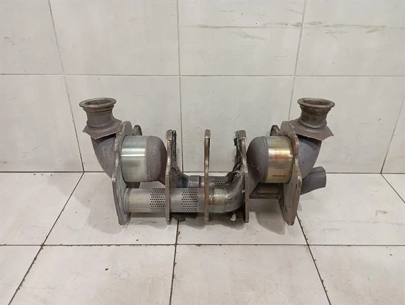 Audi R8 Audi R8 4S Performance Exhaust Silencer 4S0251051AX PARTS Exhaust Catalytic - Body type: Coupe
Fuel: Petrol