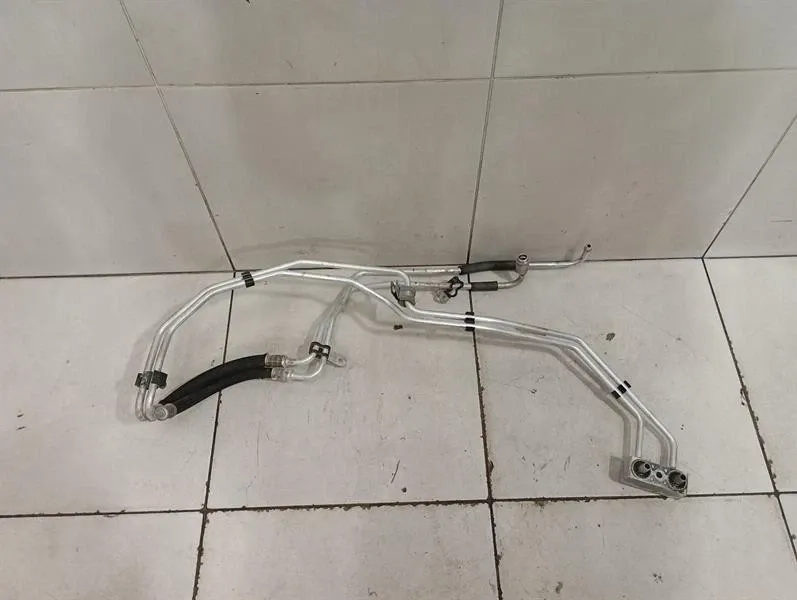 Chevrolet Corvette (C7) Chevrolet Corvette C7 Gearbox Pipes 84518997 Transmission Oil Line - Body type: Coupe
Fuel: Petrol