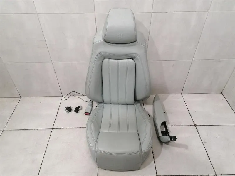 Maserati GranTurismo Maserati Granturismo M145 Left Seat Cover Seats Interior- Body type: Coupe
Fuel: Petrol