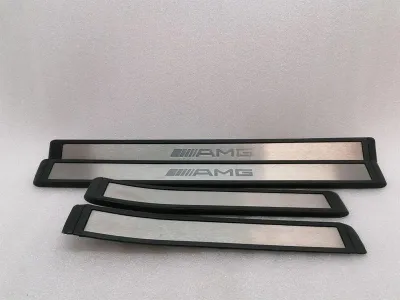 Seuil de porte Mercedes Classe E W211 A2116802735 Seuil de porte AMG défectueux-