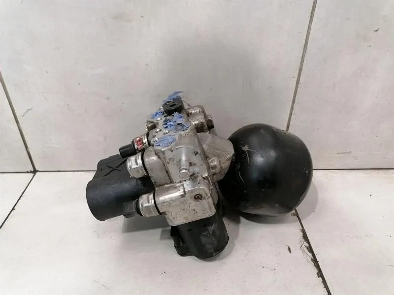 Mercedes S-Class W221 Hydraulic Valve A2213200258 Hydraulic Valve FAULTY-