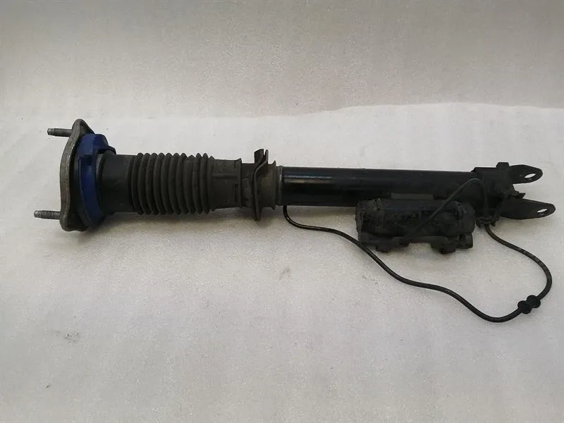 Mercedes-Benz A (W176) Mercedes C63 AMG W205 Shock Absorber Front Left A2053207701 Shock Absorber Front L- Body type: Coupe
Fuel: Petrol