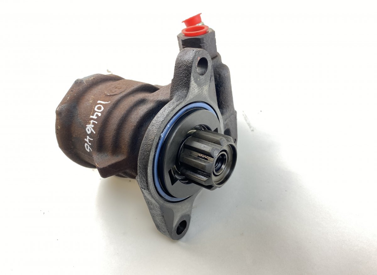 Toyota Land Cruiser 80 ohjaustehostimen pumppu 4431035500 Power steering pump TOYOTA LAND CRUI...