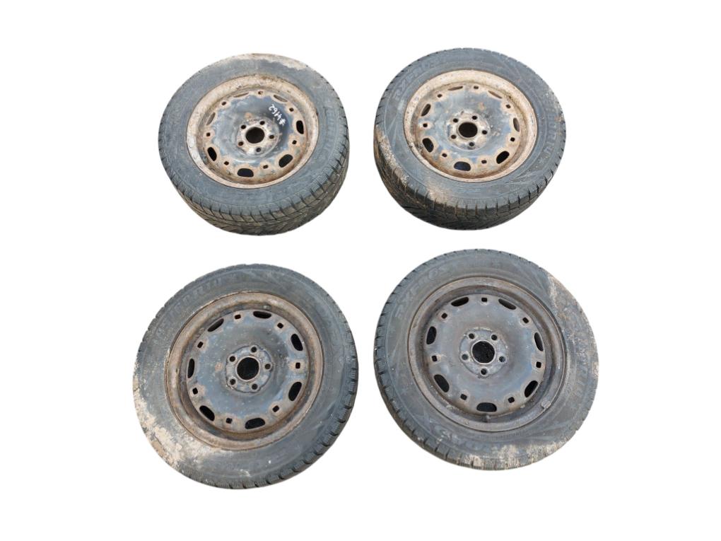 Volkswagen Fox Rim set With Tyres 4 pcs Rim set With Tyres 4 pcs VW FOX / LUPO (5Z1, 5Z...