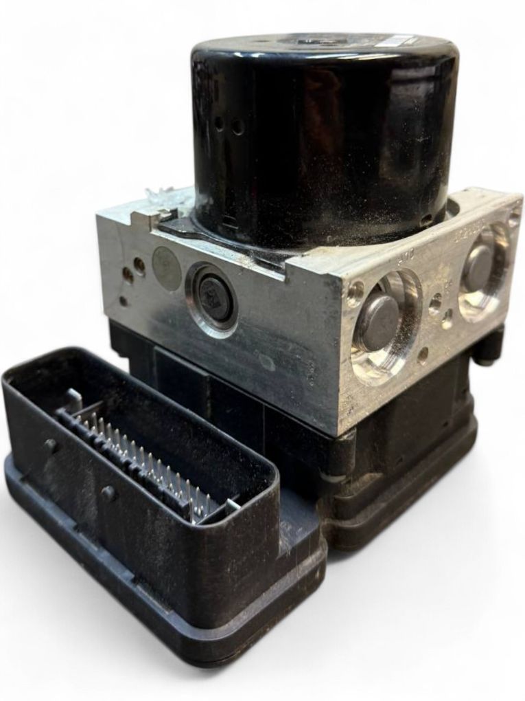 Volvo V40 ABS hydraulic unit / pump 31317074 P31317074 ABS hydraulic unit / pump VO...
