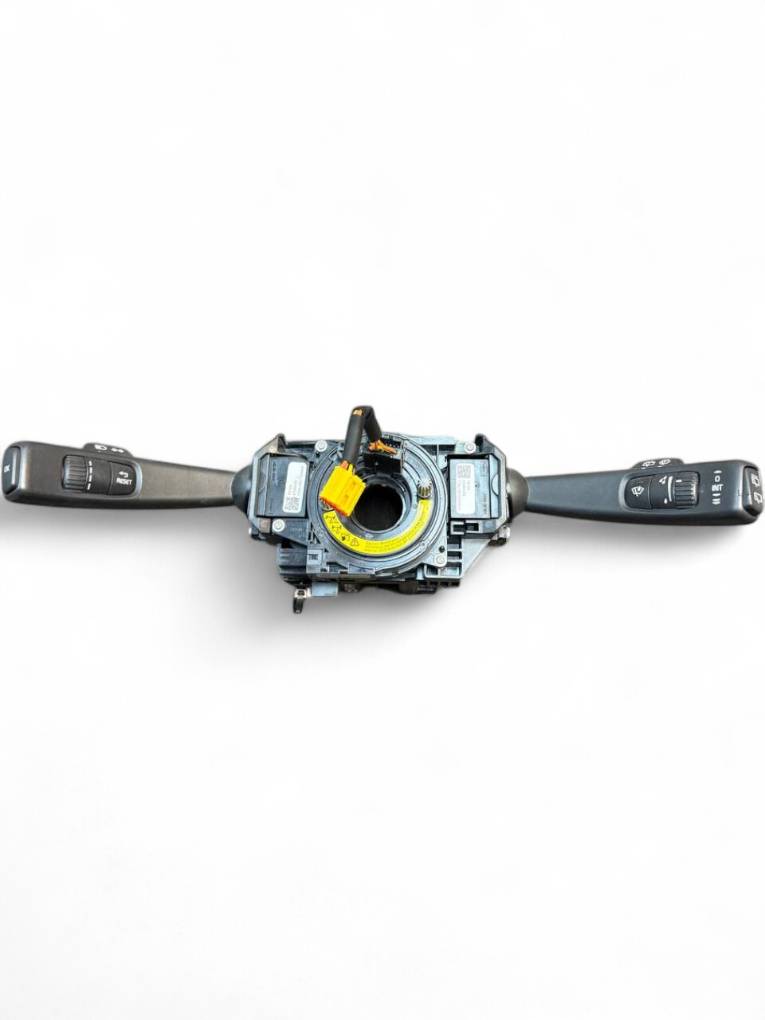 Volvo V40 Indicator/wiper/slip ring switch (stalk) 31343022 31394008 31394001 31343218 Indicator/w...