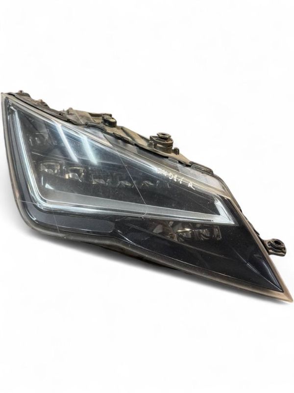 5F1941008A Headlight right SEAT LEON (5F) (2012-2020)