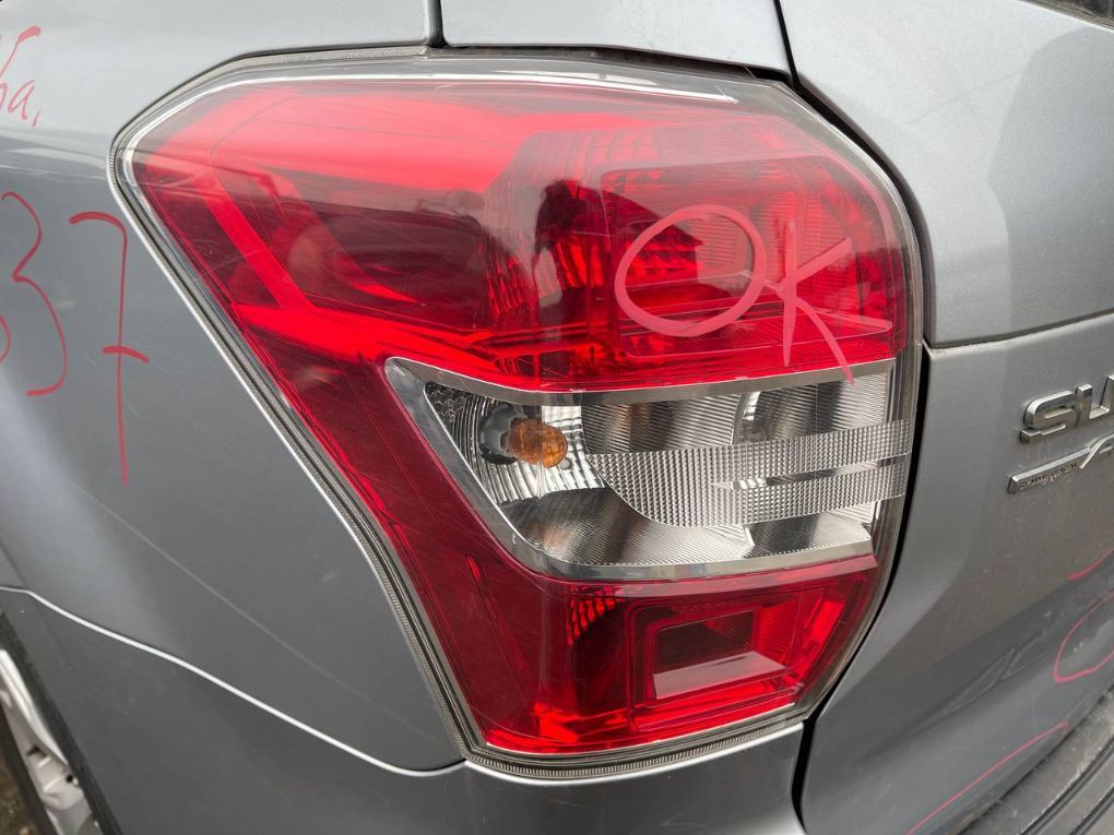 Tail light left SUBARU FORESTER (SJ) (2013-2018)