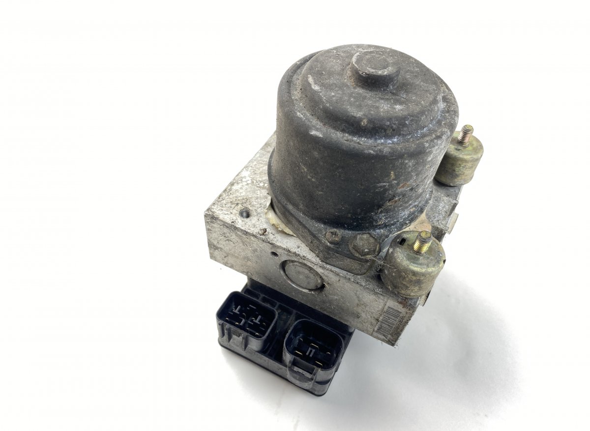 Toyota Land Cruiser 80 ABS hydraulic unit / pump 819006790 81900-6790 ABS hydraulic unit / pump ...