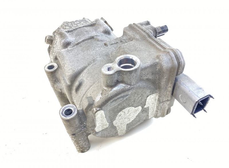 0422001330 042200-1330 AC / aircon Compressor TOYOTA AURIS (E18) 2012-2018