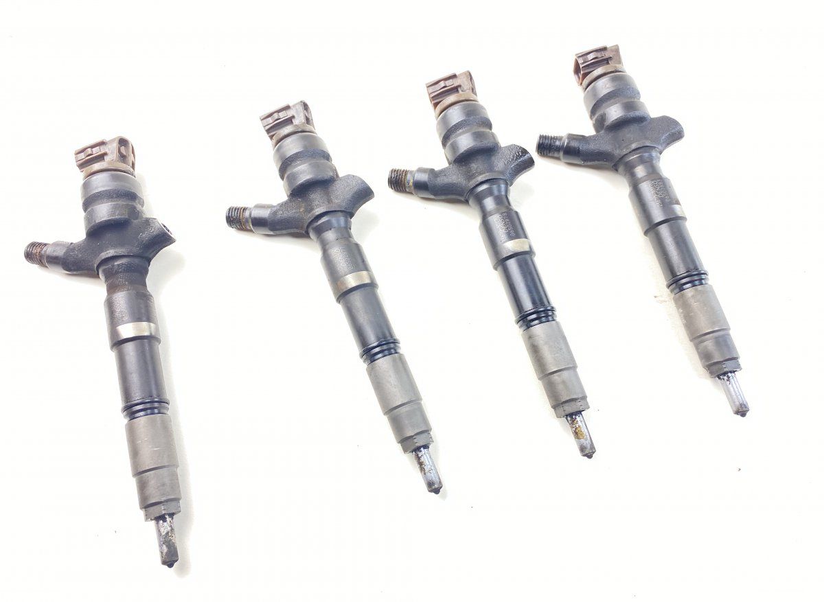 2367030170 23670-30170 Fuel injector set TOYOTA HILUX VII (AN10, AN20, AN30) (2005-2015)