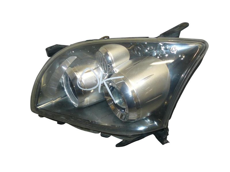 8107005250 8117005240 Headlight left TOYOTA AVENSIS (T250) (2003-2008)